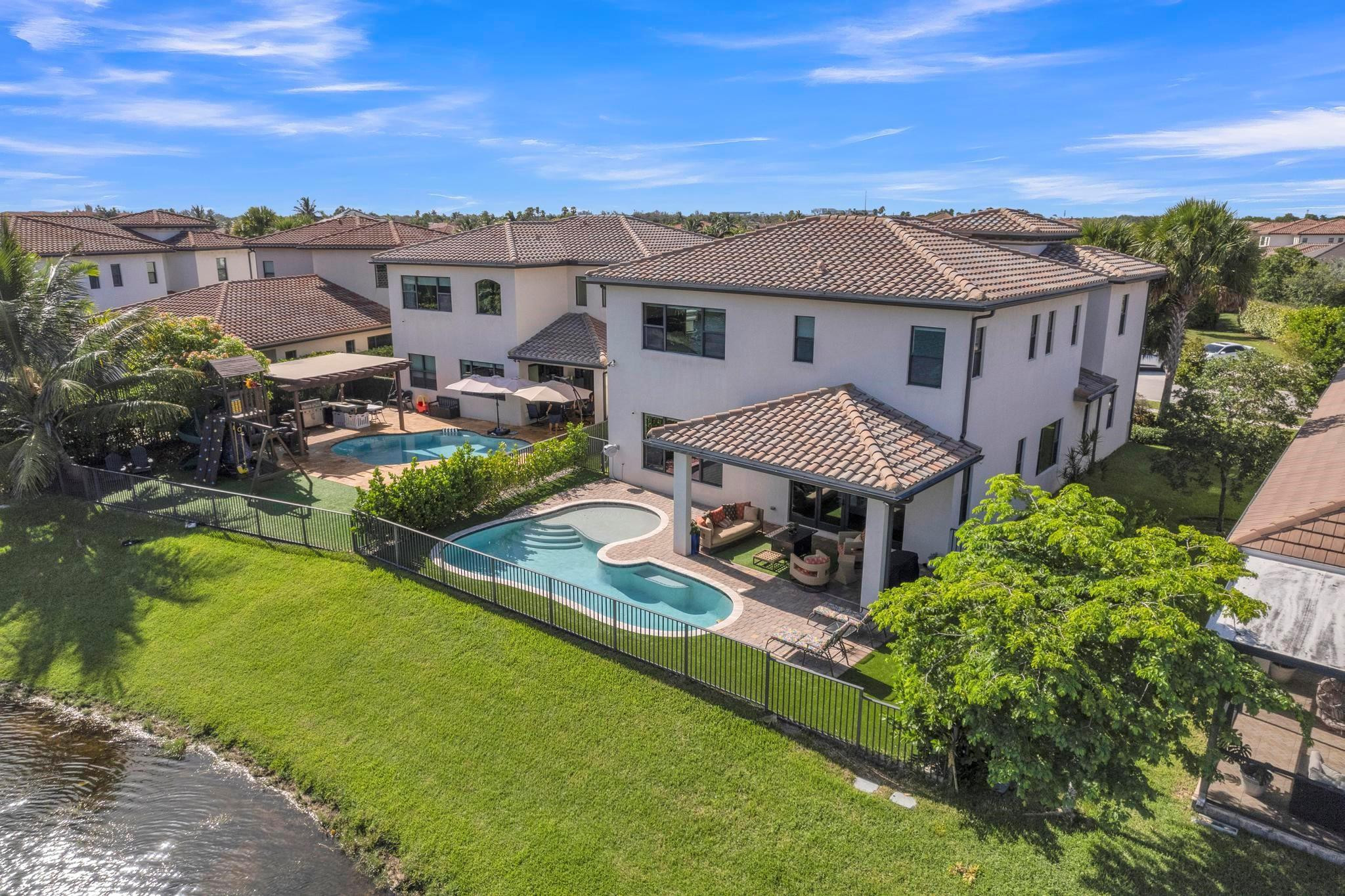 Pembroke Lakes South 119- - Residential