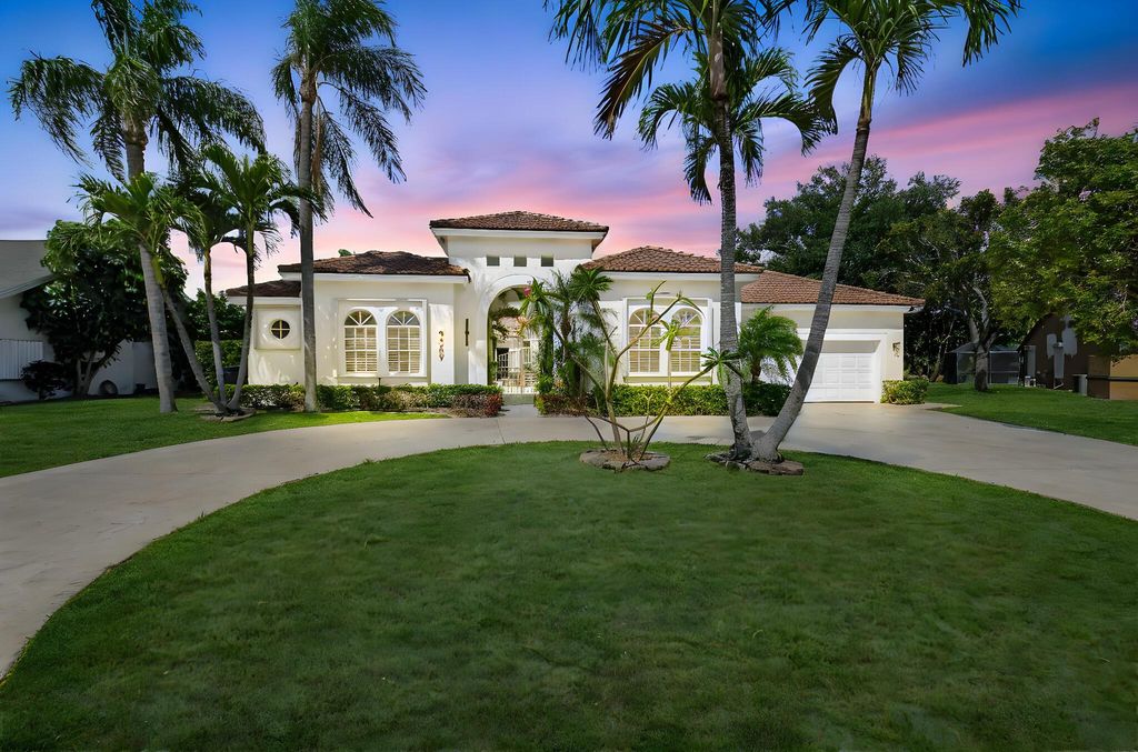 Photo of 9569 Calliandra Drive, Boynton Beach, FL 33436 (MLS # R11078842)