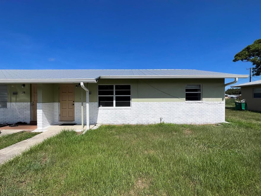 Spacious 2 bedroom 1 bath duplex with tile throughout and covered back patio. Updated Kitchen and Bathroom. Stainless appliances. $75 per adult credit and background application fee. Proof of verifiable Income 3x the rent. First , last and security. Tenant responsible for lawn.