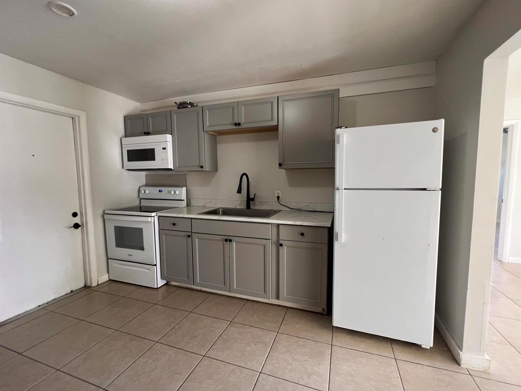 Photo of 2650 Seneca Avenue, Fort Pierce, FL 34946 (MLS # R11124184)