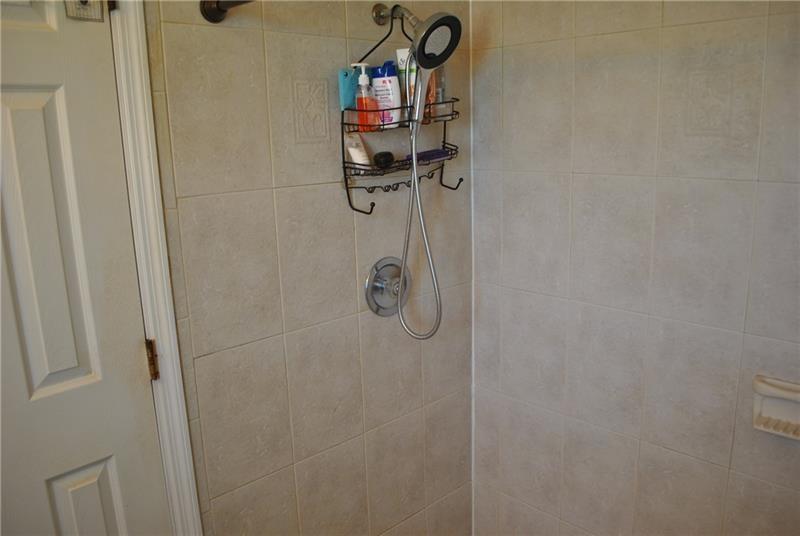 Willow Creek 93-33 B - Residential