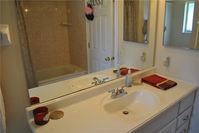 Willow Creek 93-33 B - Residential