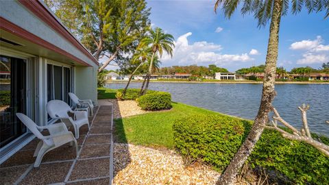 Single Family Residence in Tamarac FL 5604 Melaleuca Dr Dr 16.jpg