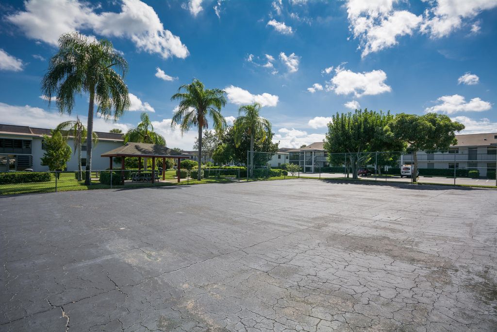 Photo of 1200 SE Parkview Place #F-1, Stuart, FL 34994 (MLS # R10877870)