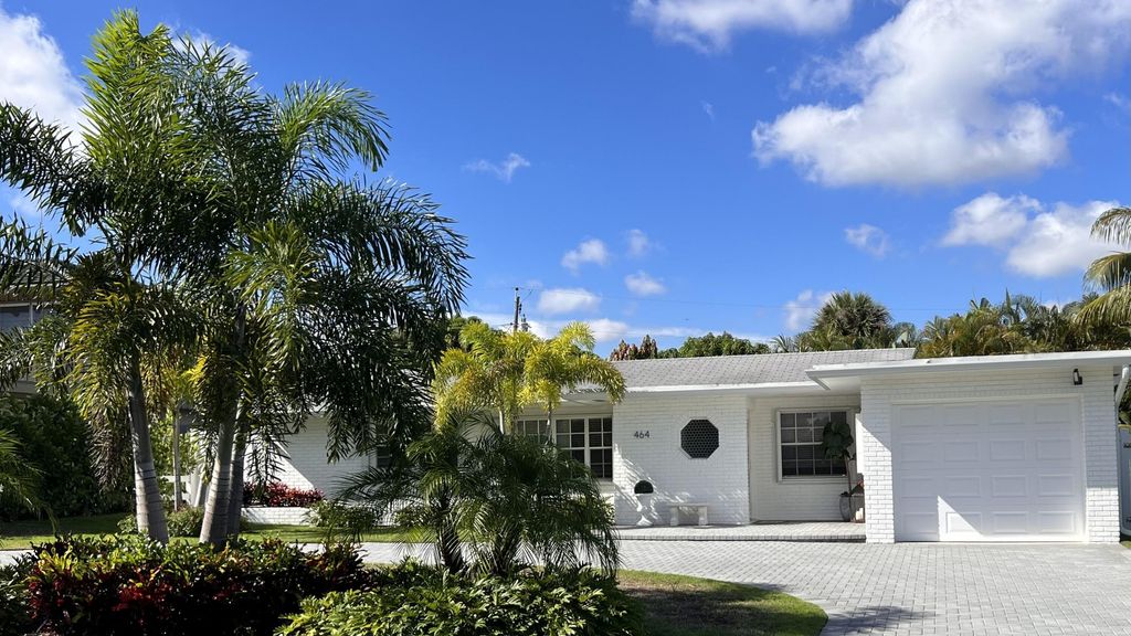 Photo of 464 NW 11th Street, Boca Raton, FL 33432 (MLS # B26021446)