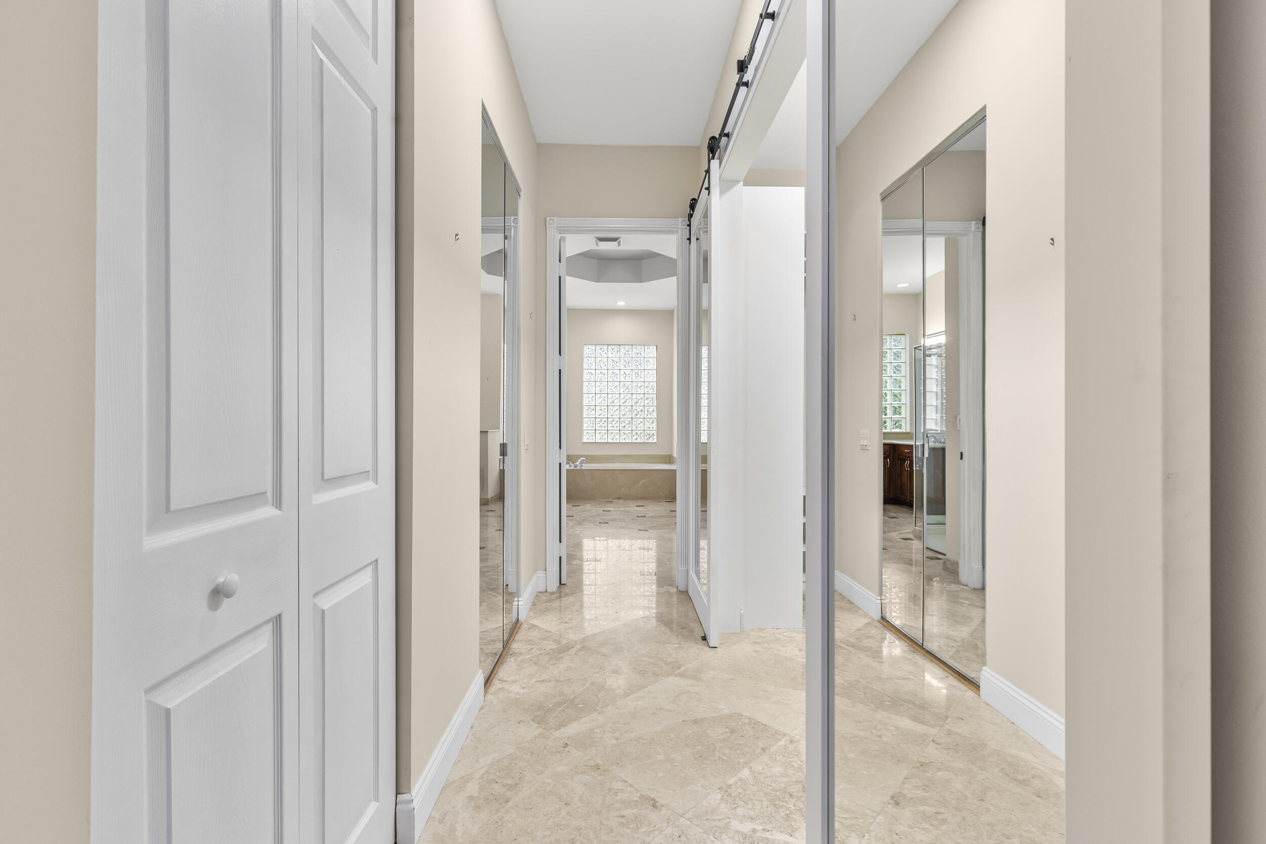 VALENCIA POINTE 1 - Residential