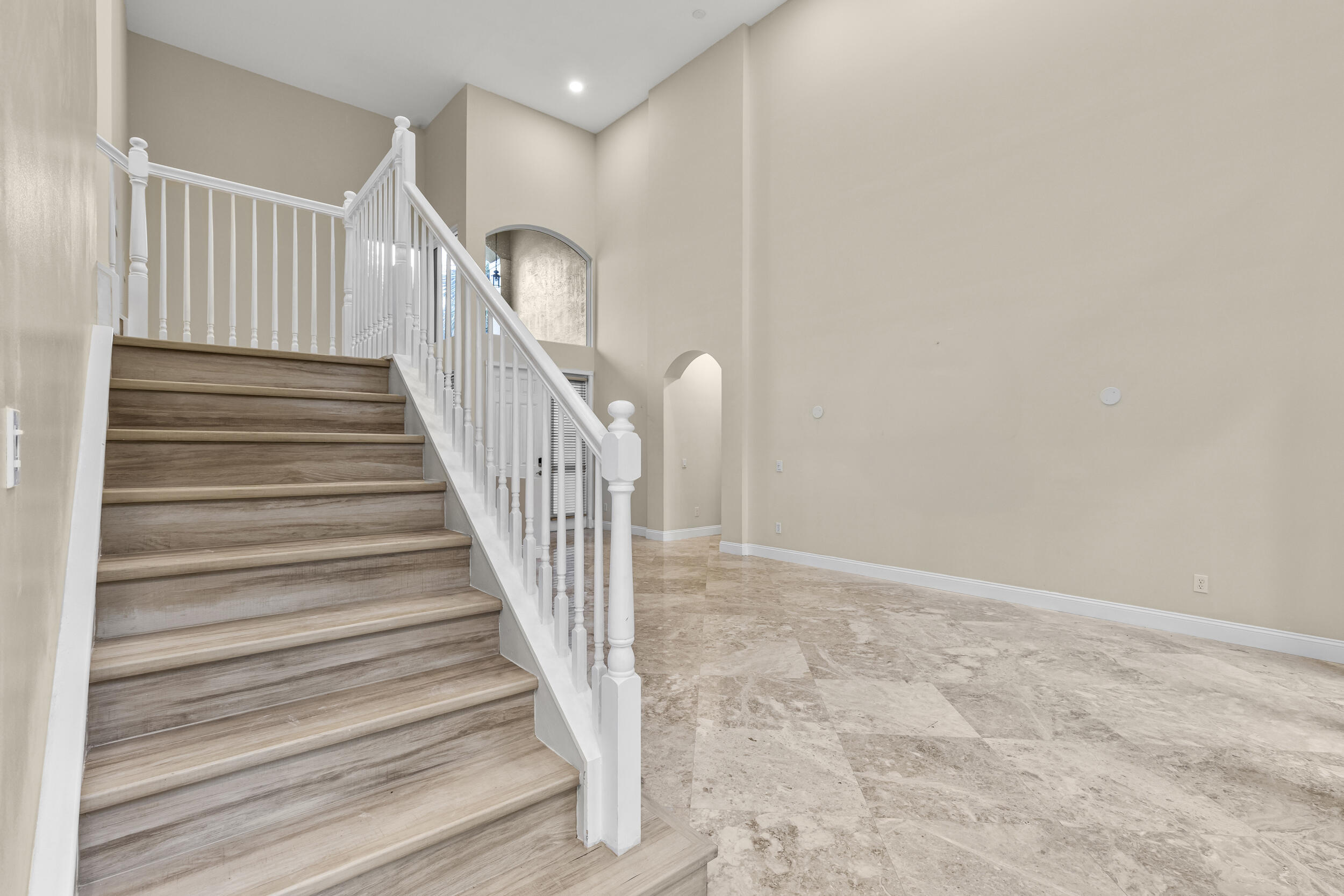 VALENCIA POINTE 1 - Residential