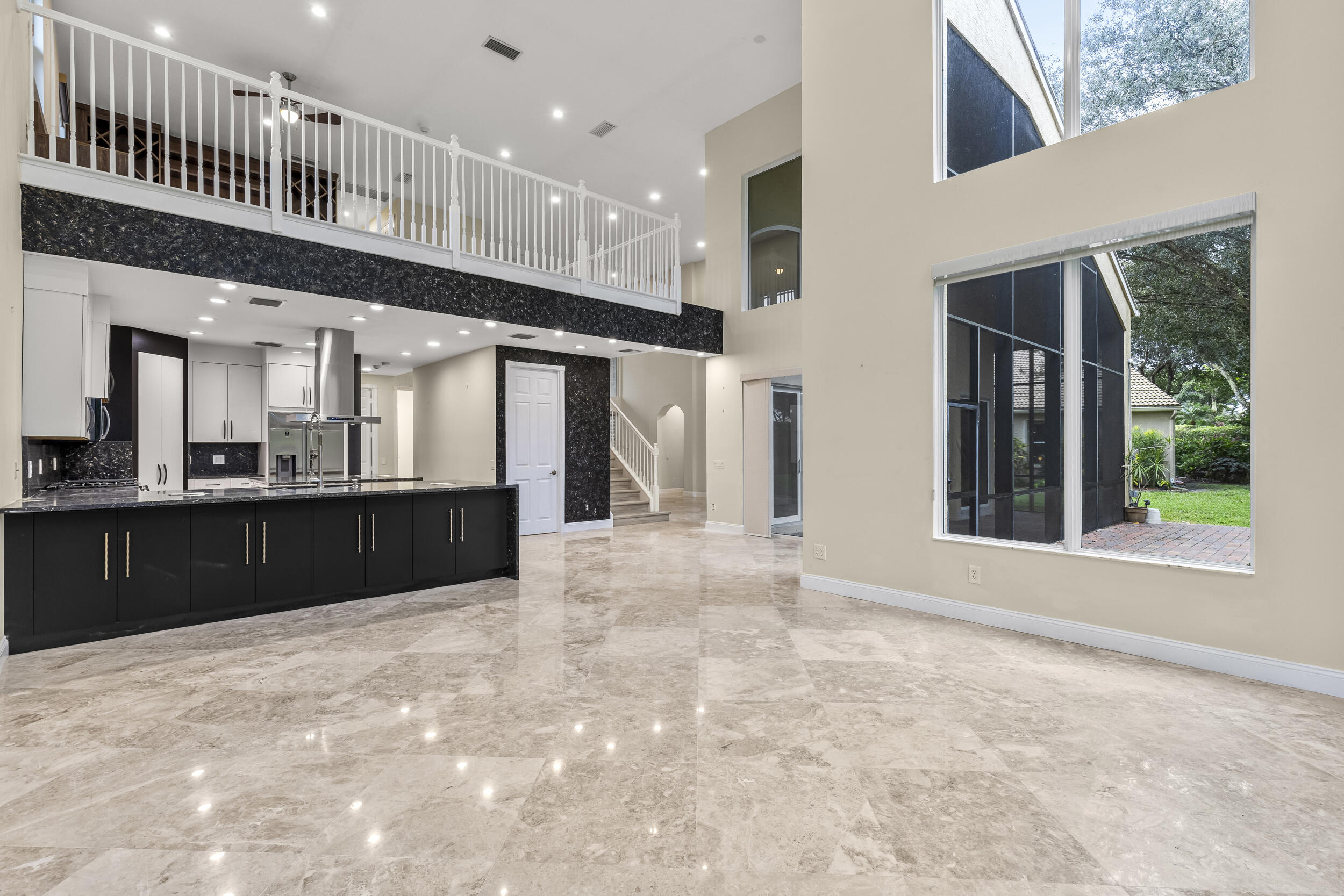 VALENCIA POINTE 1 - Residential