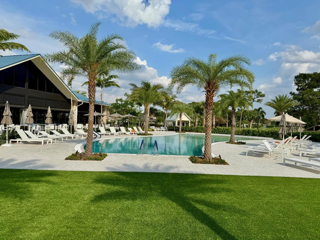 BRIARWOOD CONDO - Residential