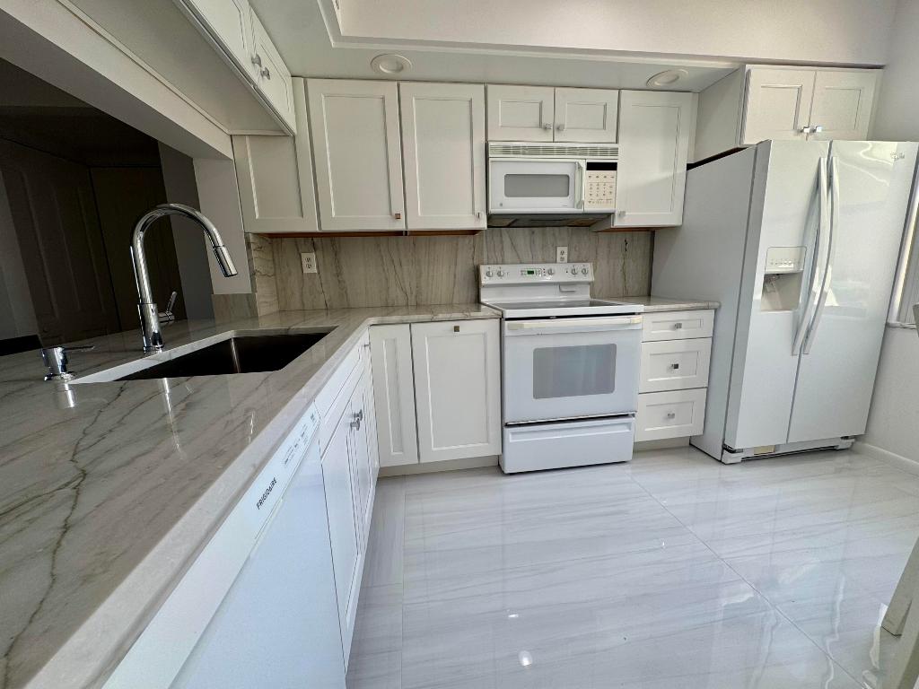 BRIARWOOD CONDO - Residential