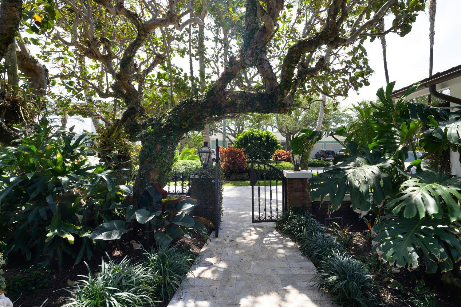 DELRAY ISLE - Residential