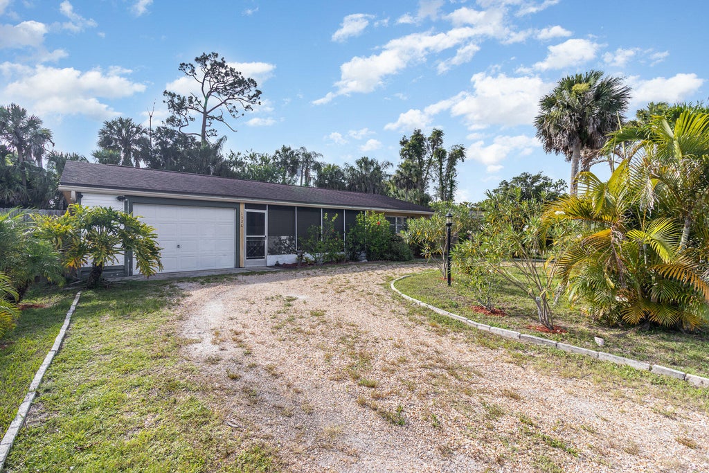 Photo of 1326 44th Avenue, Vero Beach, FL 32966 (MLS # R11101111)