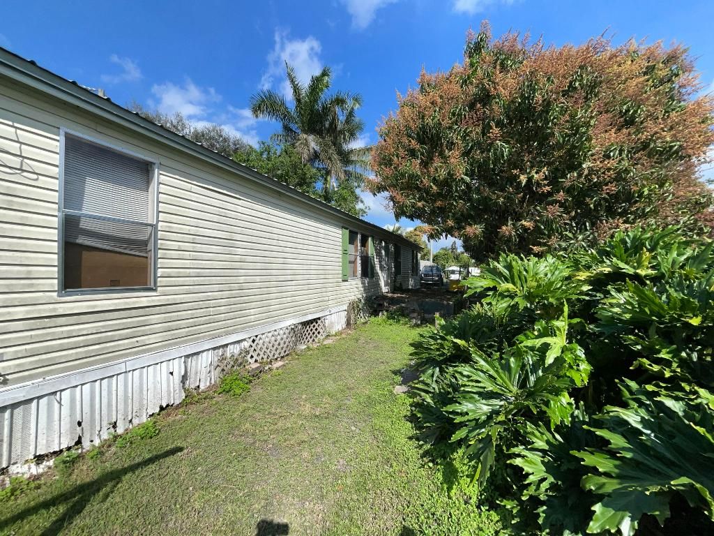 Photo of 170 Apple Avenue, Pahokee, FL 33476 (MLS # R11061419)