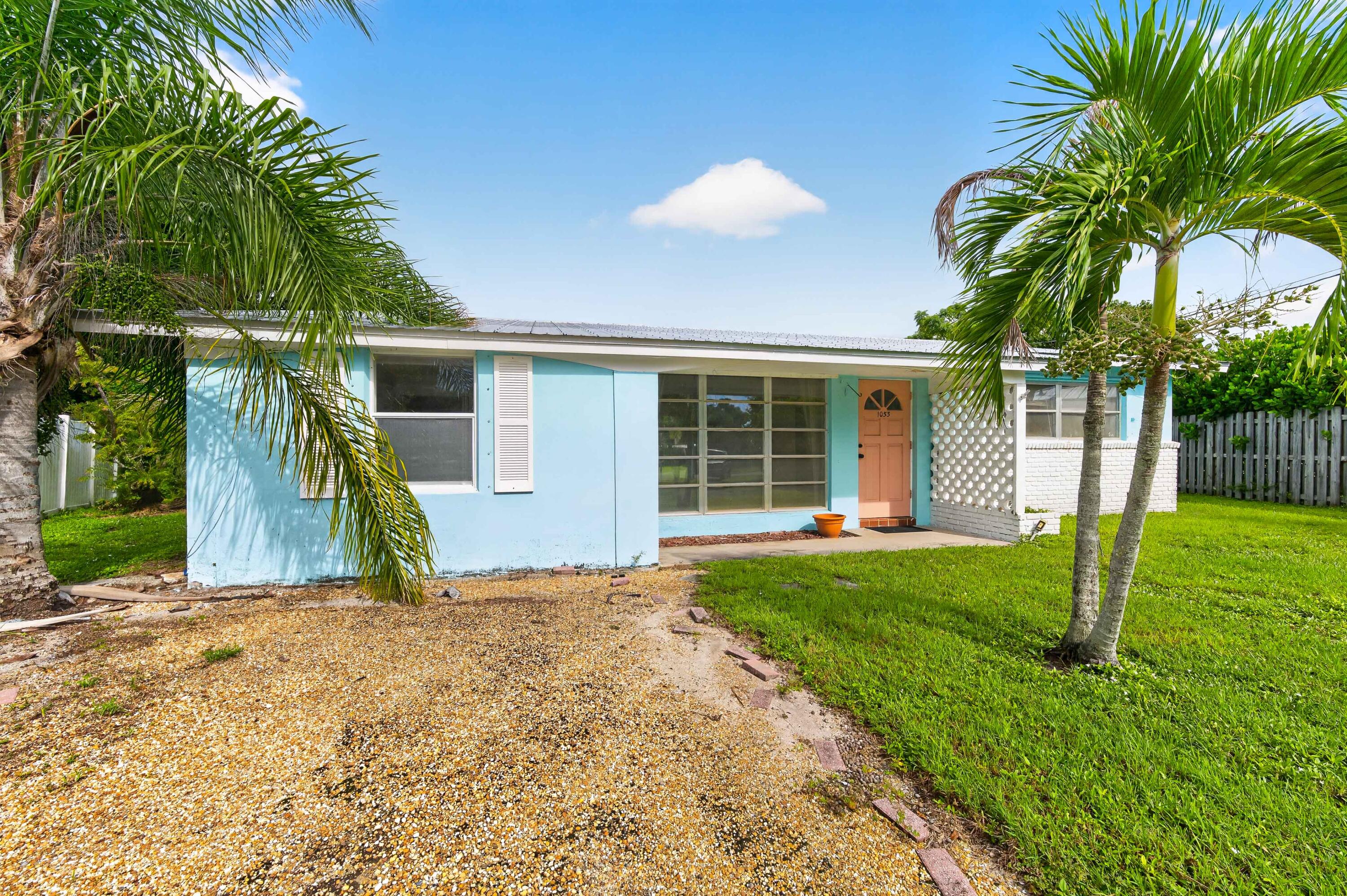1053 NW TERRACE Road