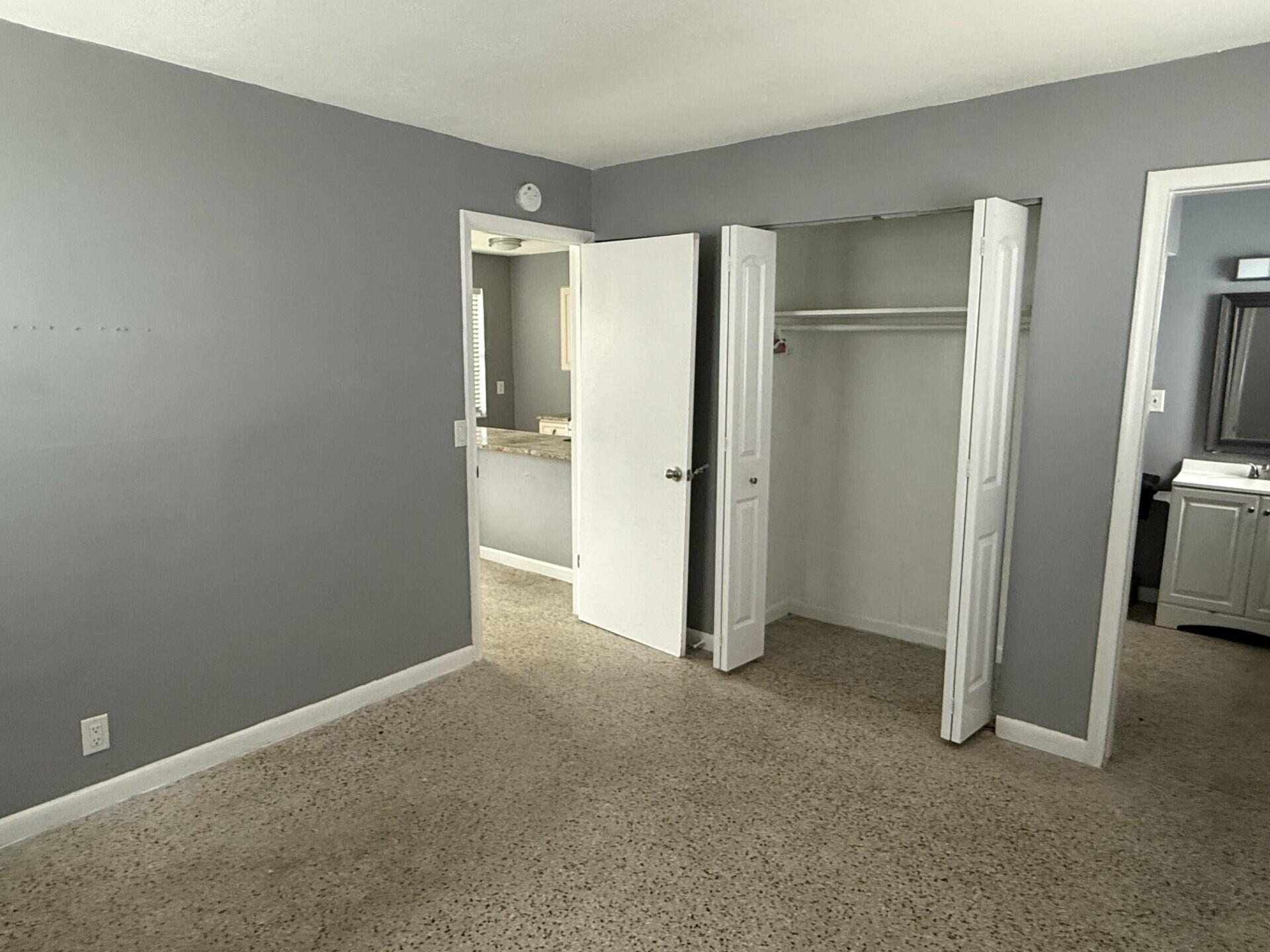 LAKE WORTH TOWN OF - Residential Lease