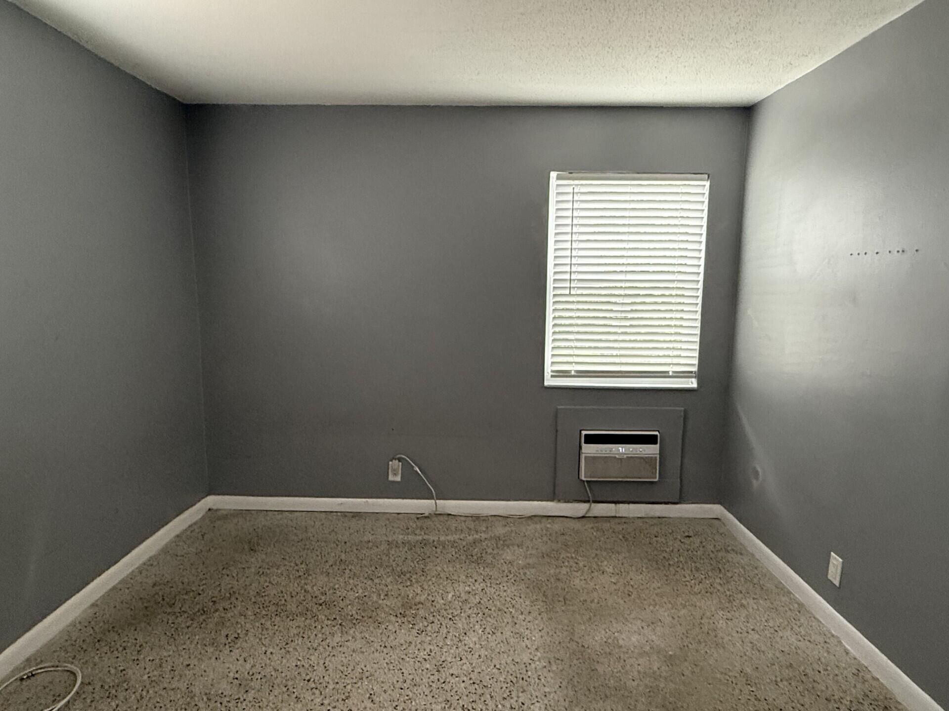 LAKE WORTH TOWN OF - Residential Lease