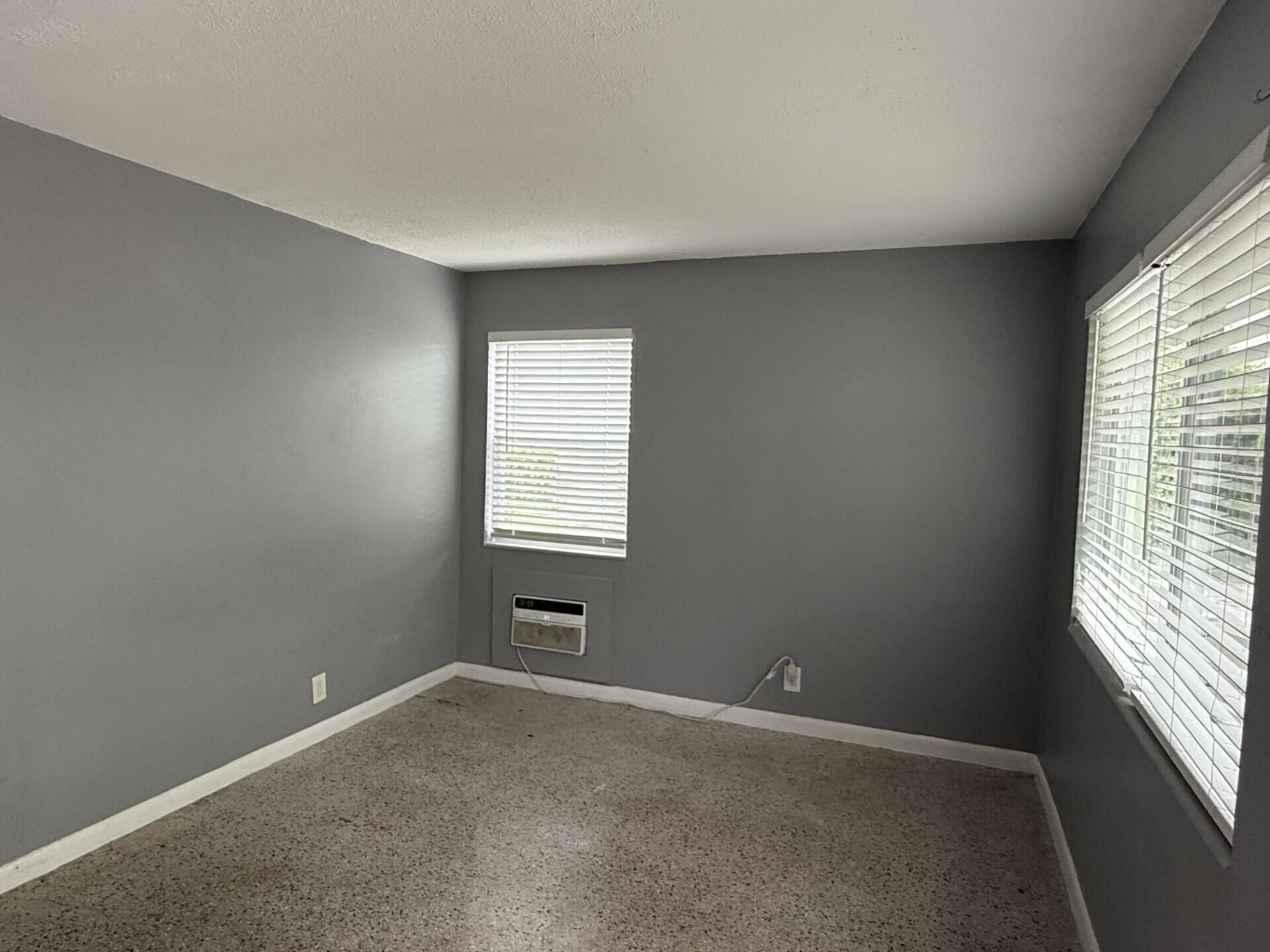 LAKE WORTH TOWN OF - Residential Lease