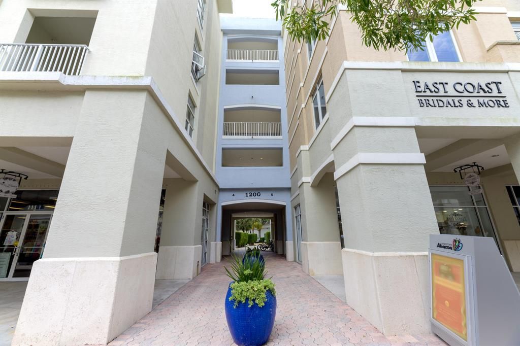 Photo of 1200 Town Center Drive #204, Jupiter, FL 33458 (MLS # R10890203)