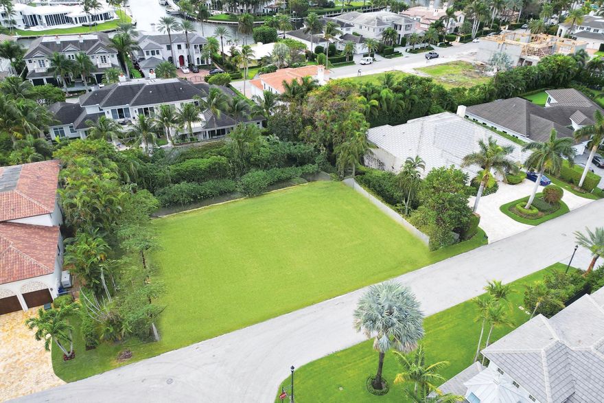 458 Areca Palm Road is located on a quiet street within Royal Palm Yacht & Country Club on a lot and 2/3. Great opportunity to build your dream home within Boca Raton's most prestigious community! This one you do not want to miss!