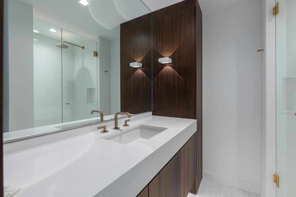 2500 Building - Residential