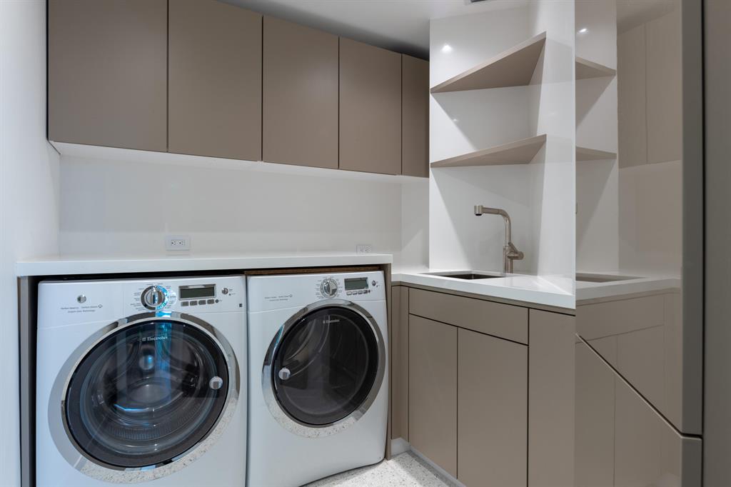 2500 Building - Residential