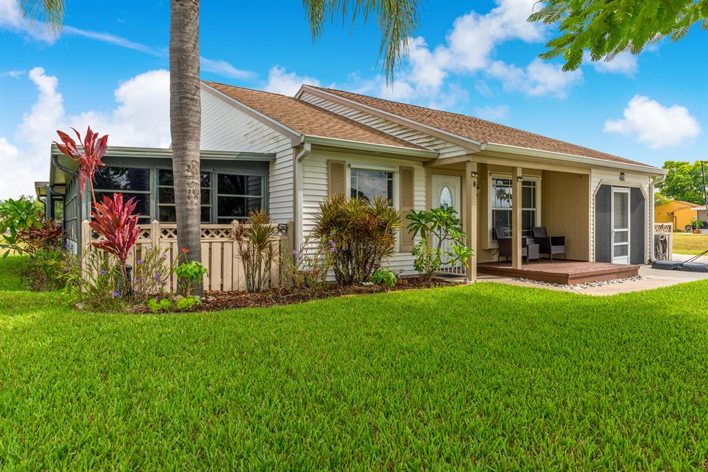 Photo of 2062 SE West Dunbrooke Circle Cir, Port St Lucie, FL 34953 (MLS # R10820022)