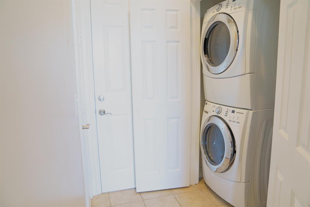 COURTYARDS OF LAKE WORTH - Residential Lease