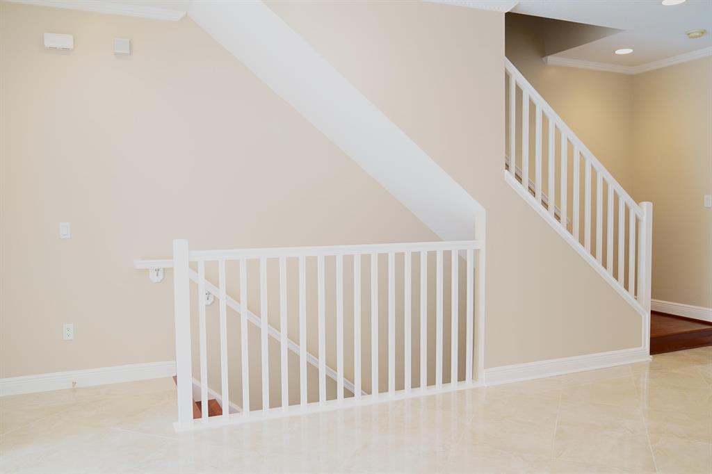 COURTYARDS OF LAKE WORTH - Residential Lease