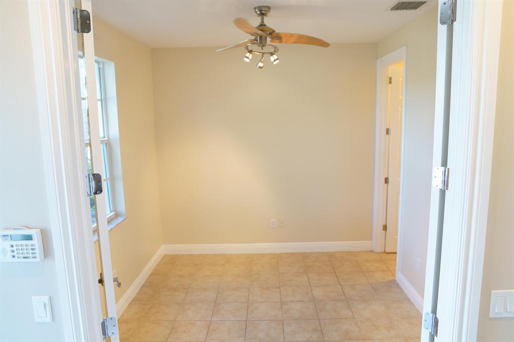 COURTYARDS OF LAKE WORTH - Residential Lease