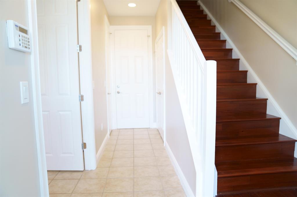 COURTYARDS OF LAKE WORTH - Residential Lease