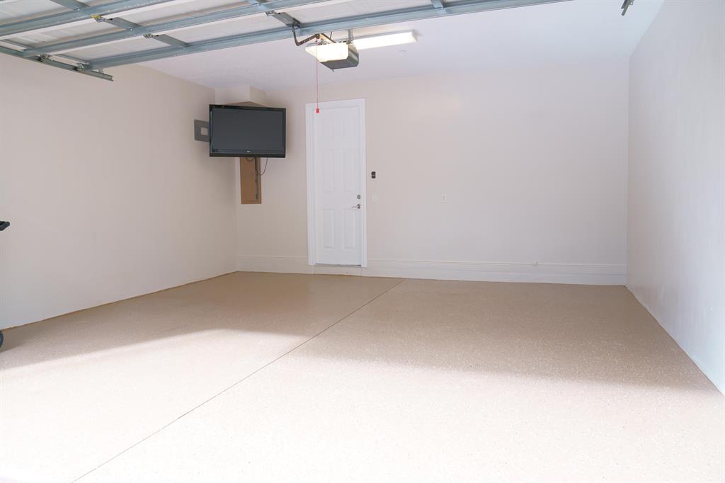 COURTYARDS OF LAKE WORTH - Residential Lease