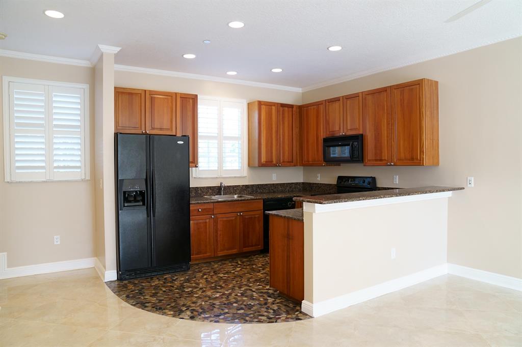 COURTYARDS OF LAKE WORTH - Residential Lease