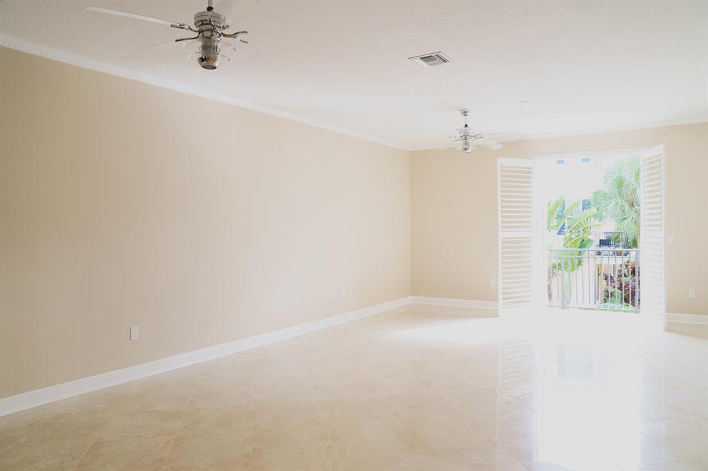 COURTYARDS OF LAKE WORTH - Residential Lease