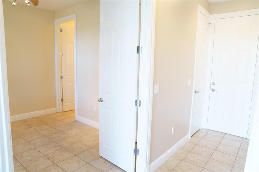 COURTYARDS OF LAKE WORTH - Residential Lease