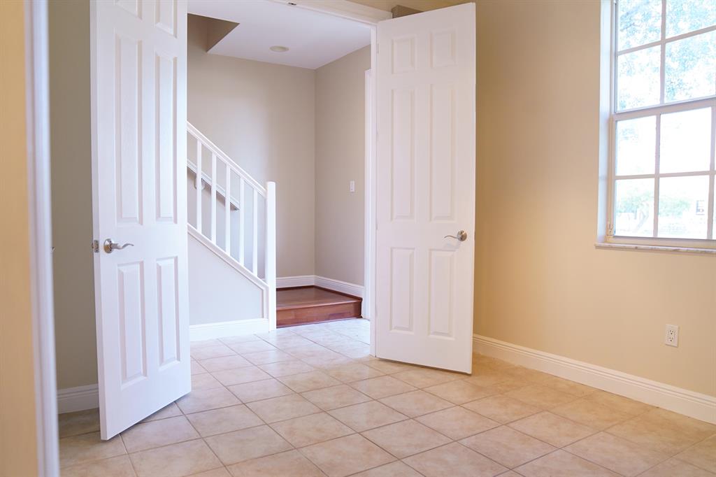 COURTYARDS OF LAKE WORTH - Residential Lease