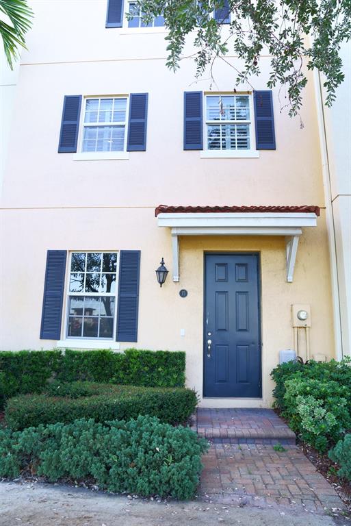 COURTYARDS OF LAKE WORTH - Residential Lease