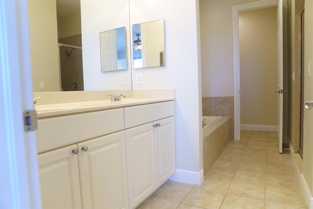 COURTYARDS OF LAKE WORTH - Residential Lease