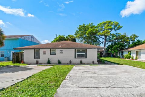 1661 W 27th Street A & B Riviera Beach FL 33404