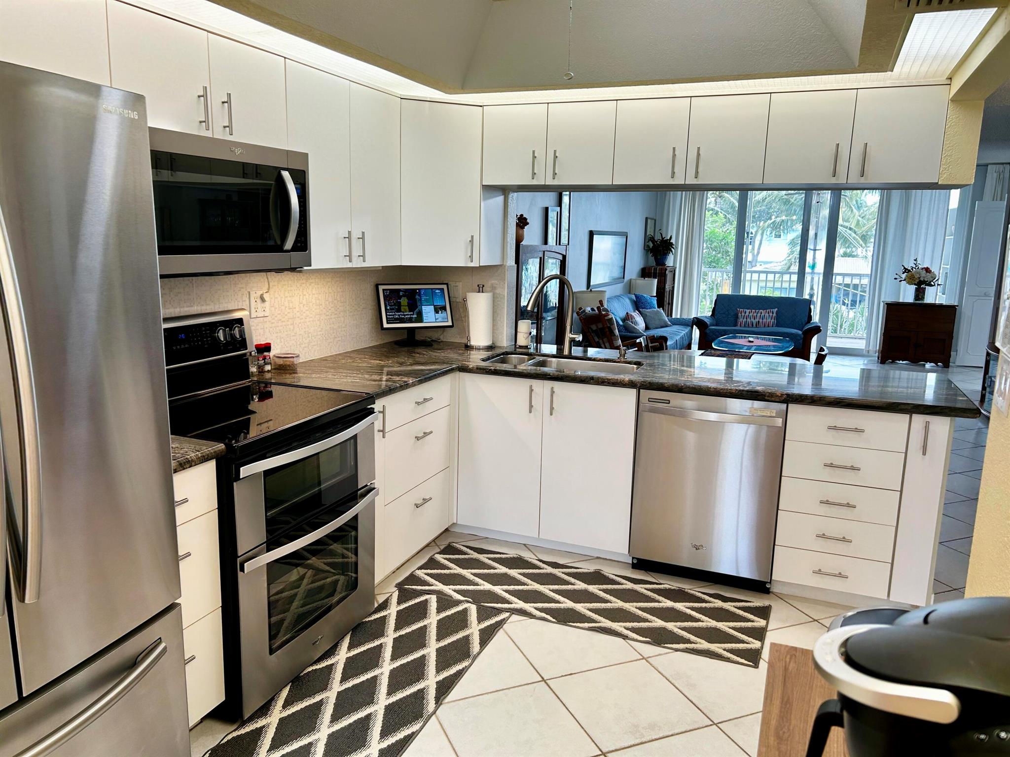 3165 NE 48th Court 211