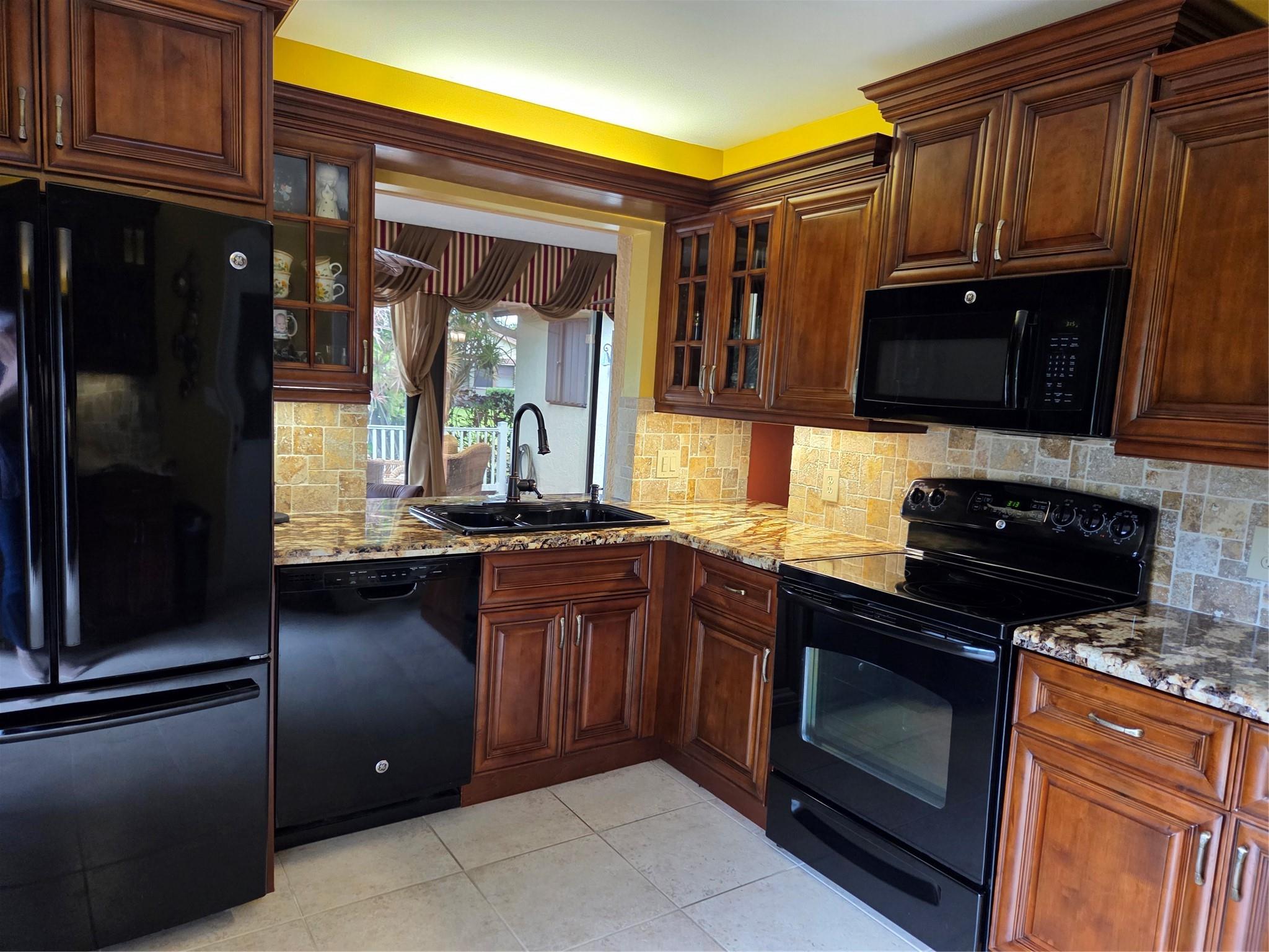 4289 Acacia Cir
