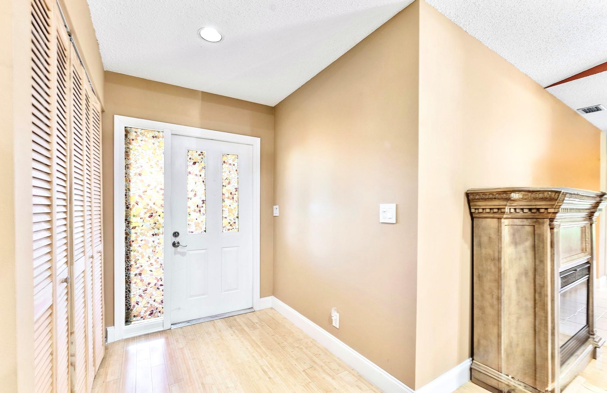 4289 Acacia Cir