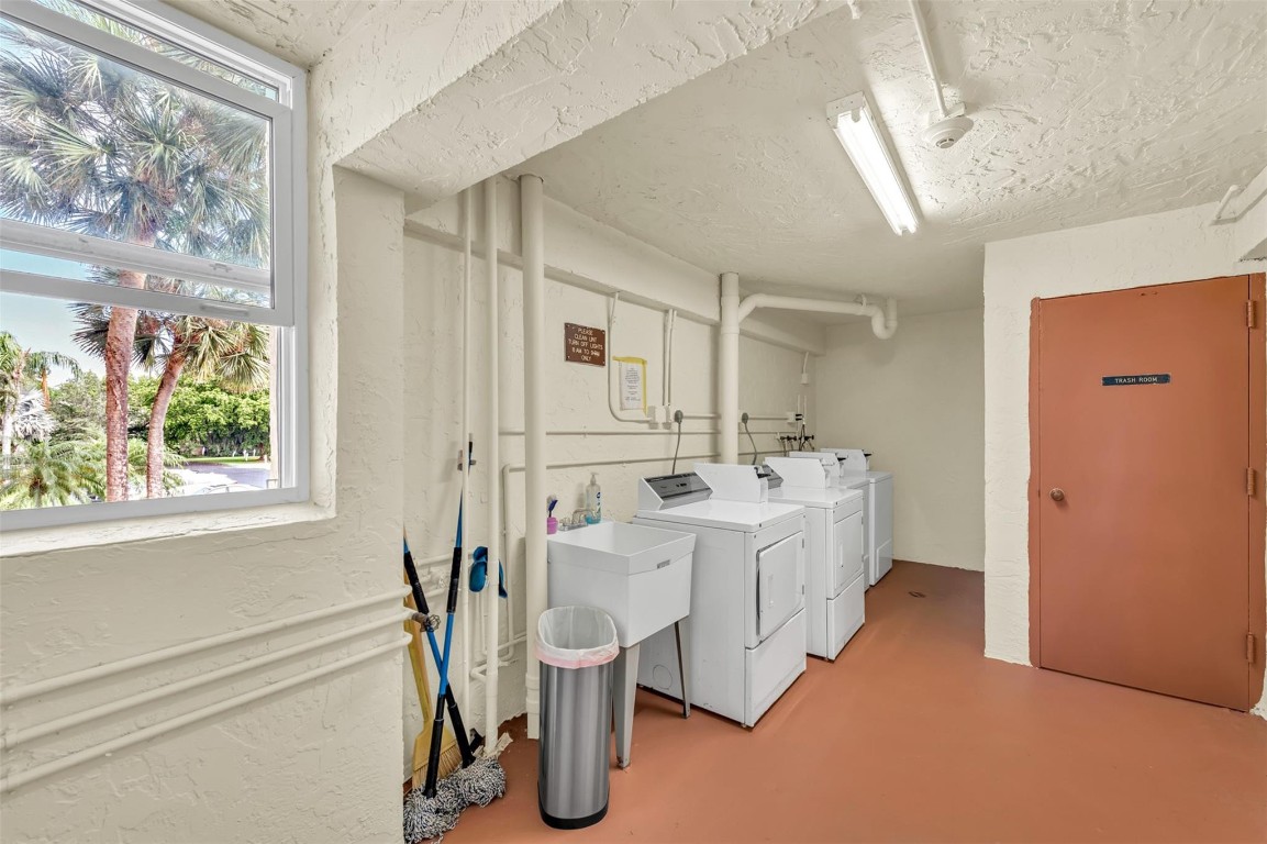 Meadowbrook Lakes - Residential