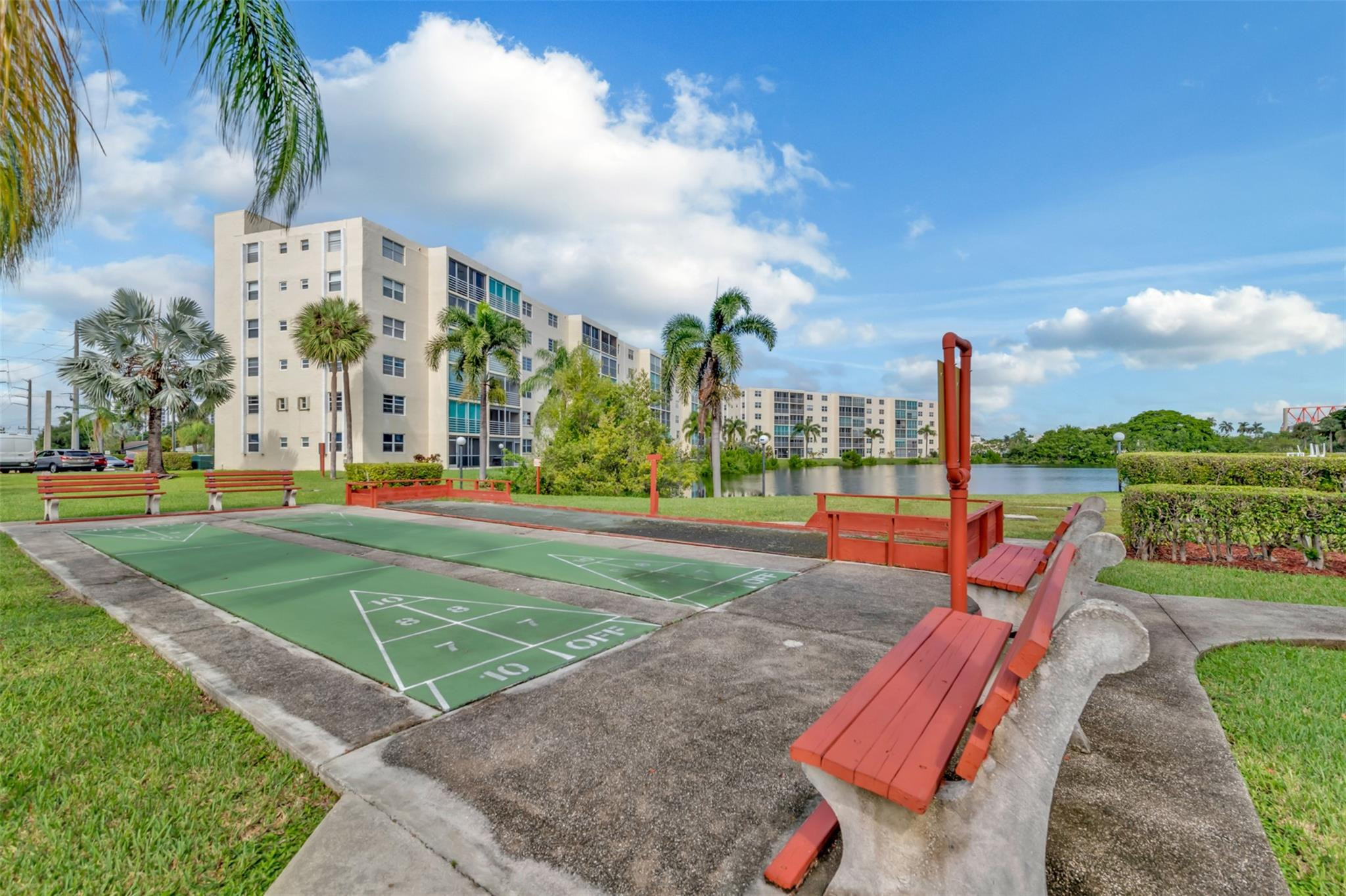 Meadowbrook Lakes - Residential