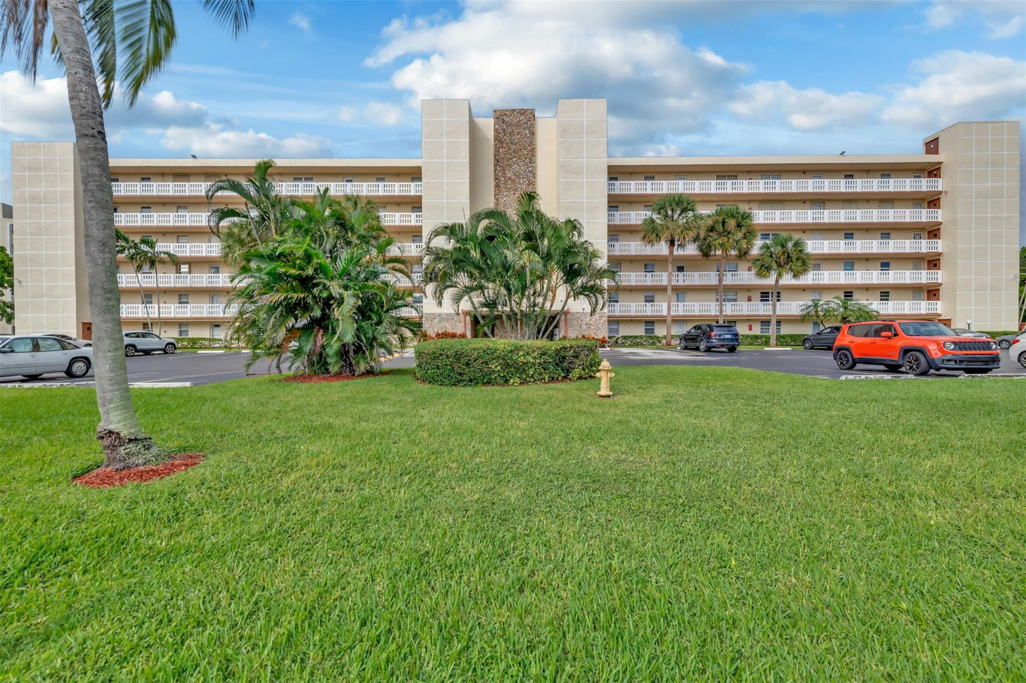 Meadowbrook Lakes - Residential