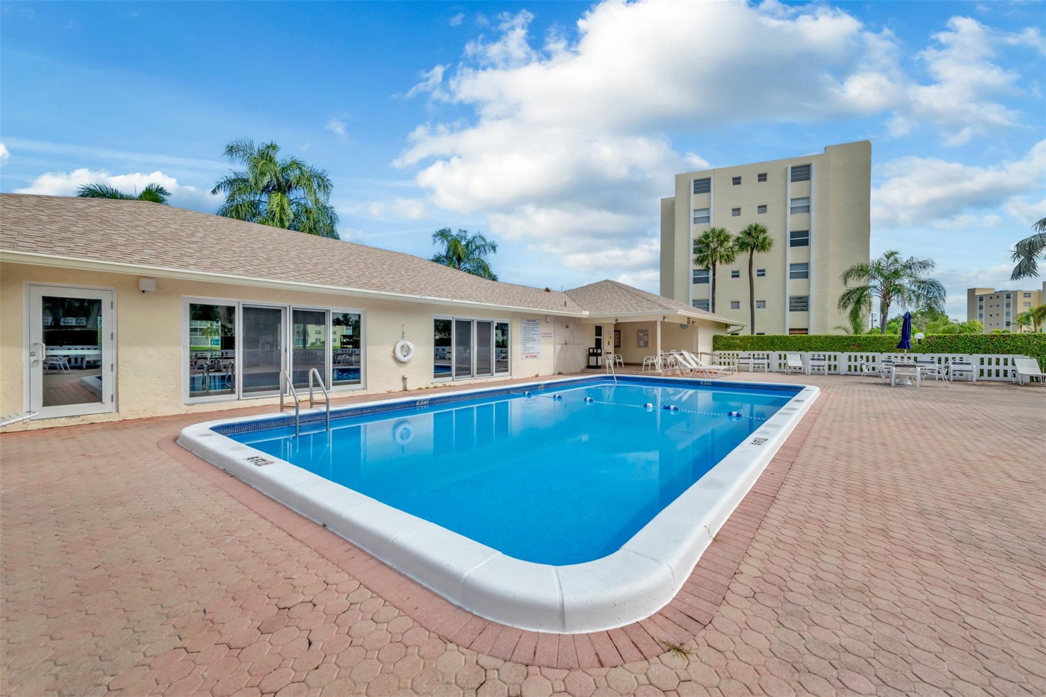 Meadowbrook Lakes - Residential