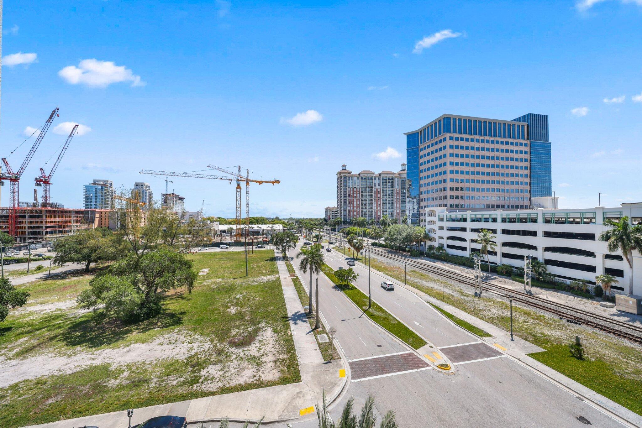 CITY PALMS CONDO - Residential