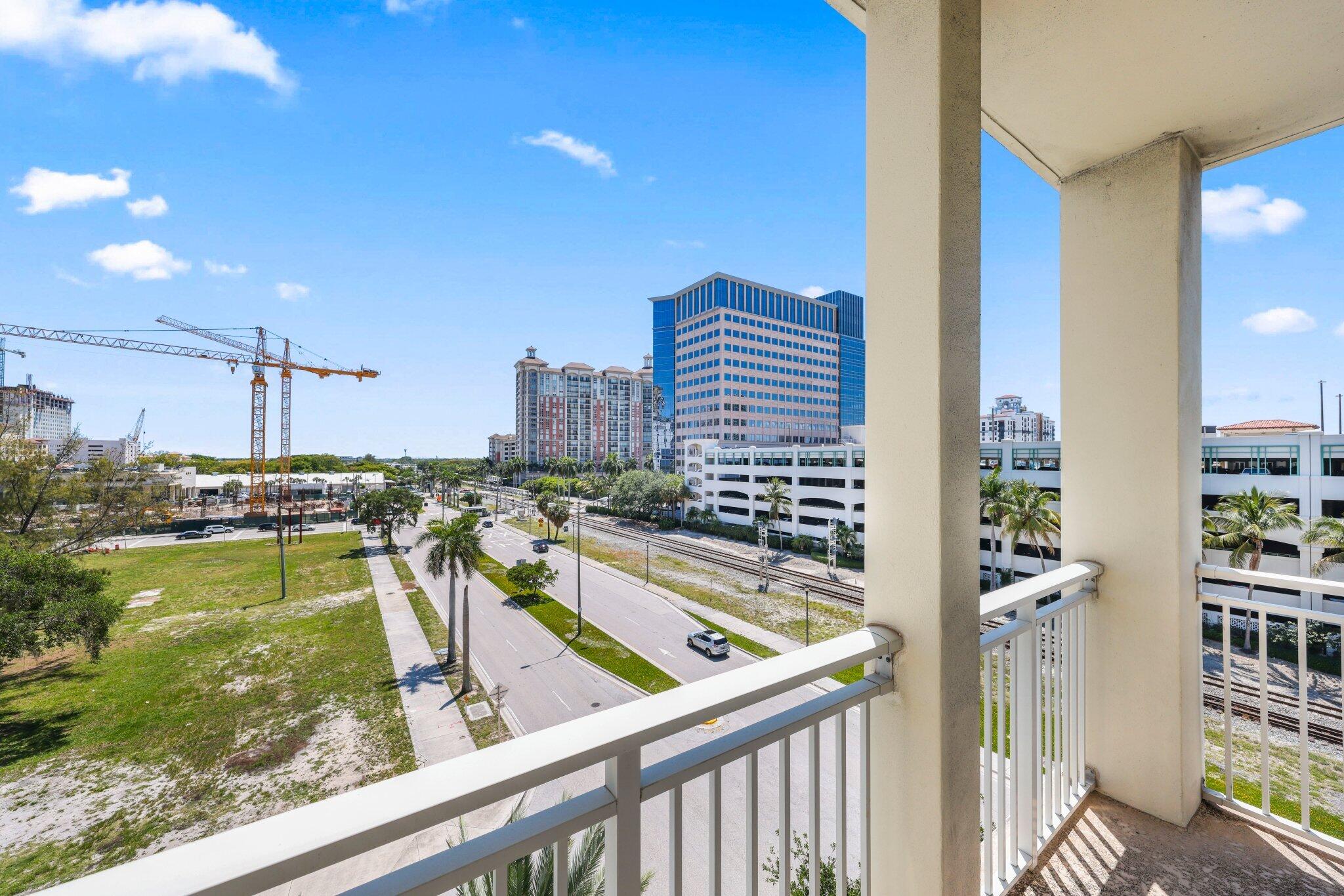 CITY PALMS CONDO - Residential