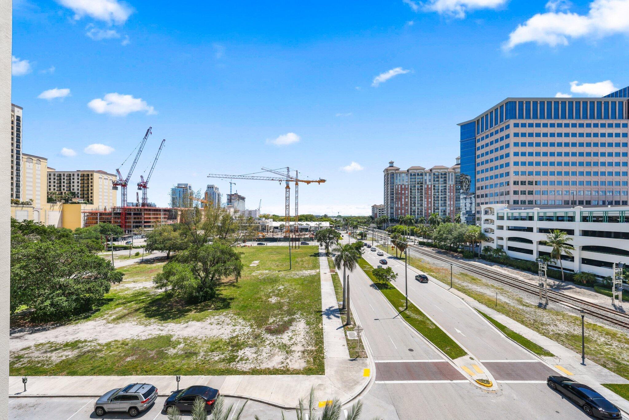 CITY PALMS CONDO - Residential