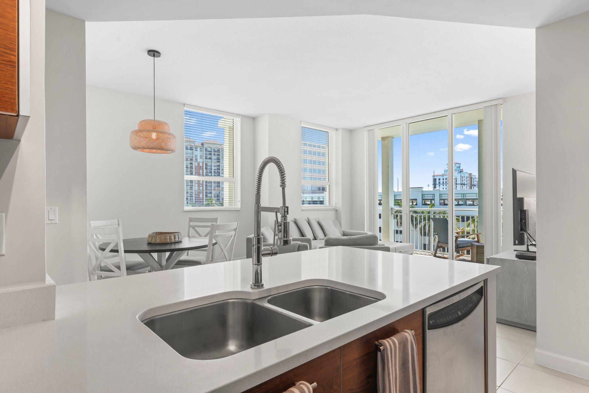 CITY PALMS CONDO - Residential