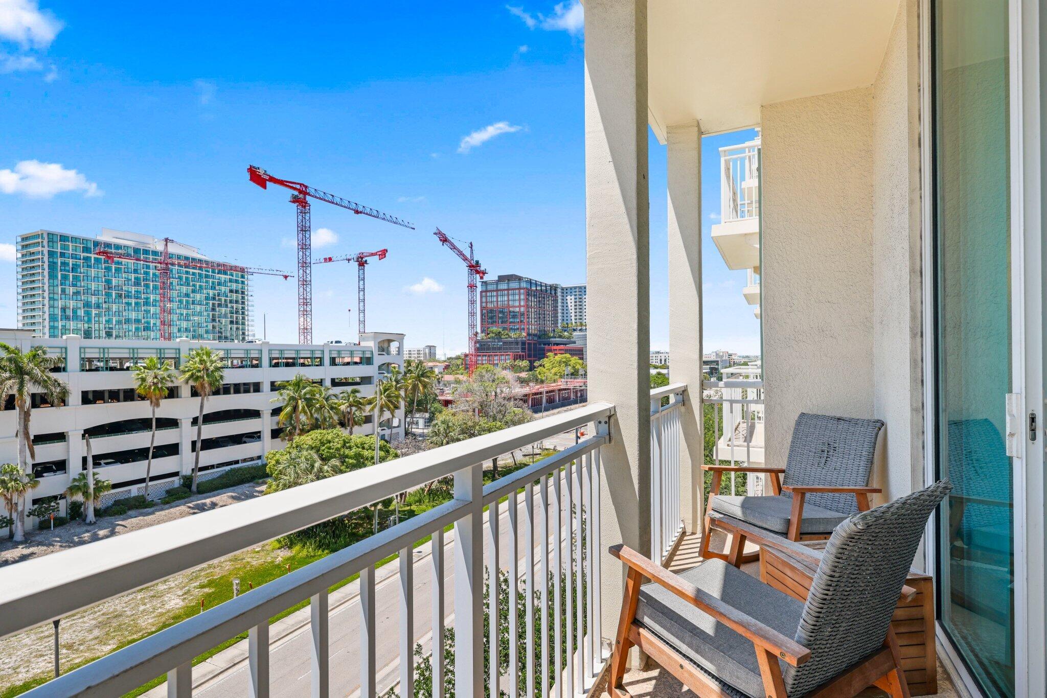 CITY PALMS CONDO - Residential